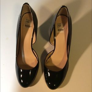 Black Patent Leather Round Toe Pump Wedge Heel